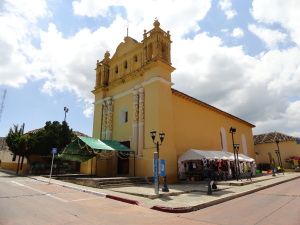 DSC01317_comitan_de_dominguez_yellow_church